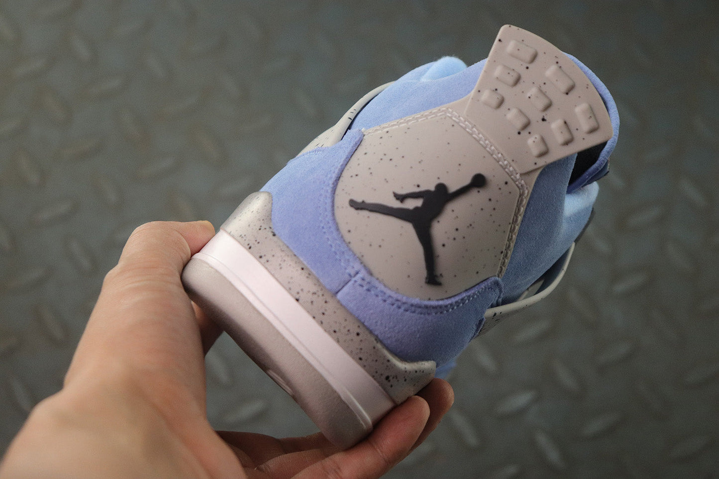 Air Jordan 4 UNC